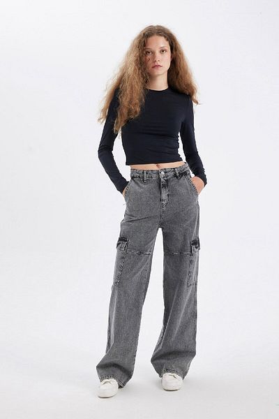 DeFacto Black Fitted Body-Sitting Crew Neck Basic Plain Long Sleeve T-Shirt D0199Ax24Au