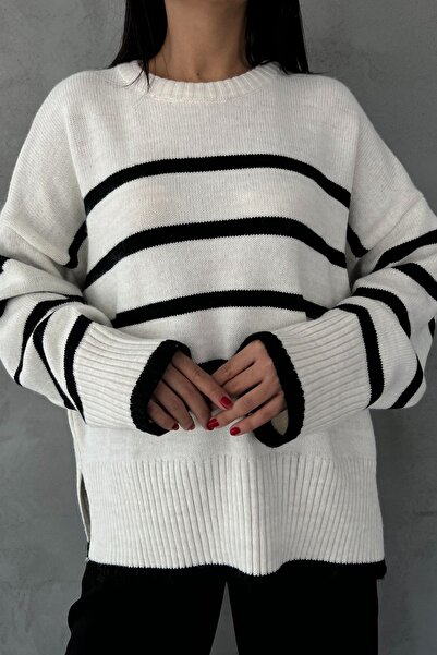 Seda Yalçın Atelier Оверсайз білий светр у чорну смужку