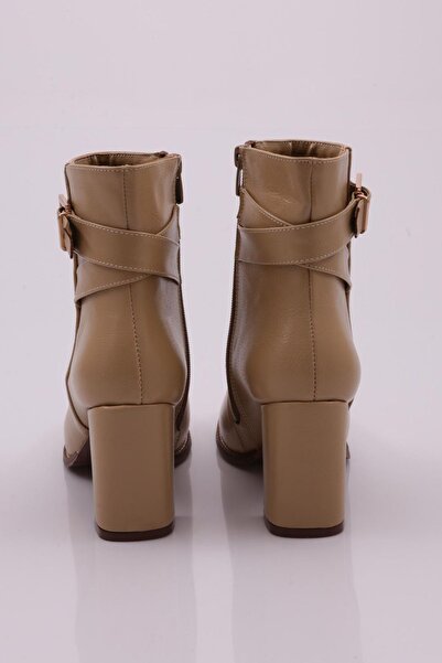 DGN Kadın Kemer Detaylı Topuklu Bot Bej Kırışık 2110162821