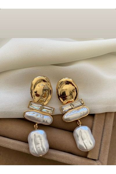 Brillo Vintage Design Baroque Pearl Dangle Gold Detailed Stylish Earrings