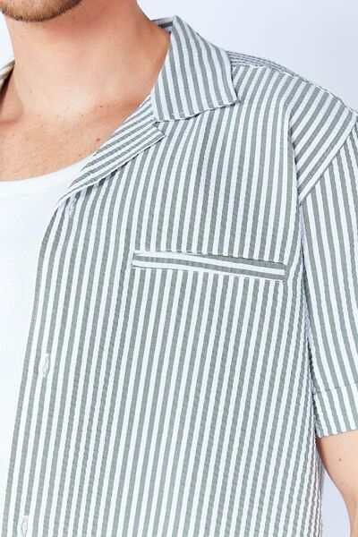 MAN EDITION Men's Shirt - Khaki Seersucker Striped, Pocket Detail, Short Sleeve, Apache Collar Ee100114629-4629