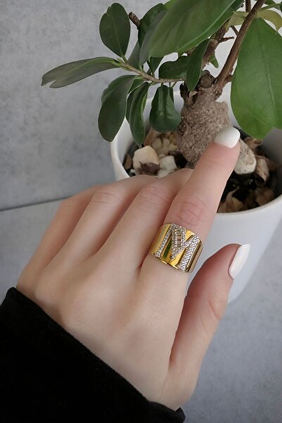 SUNSHINE 925 Ayar Gold Kaplamalı Beyaz Taşlı Harfi Pırlanta Işçilik Gümüş Yüzük