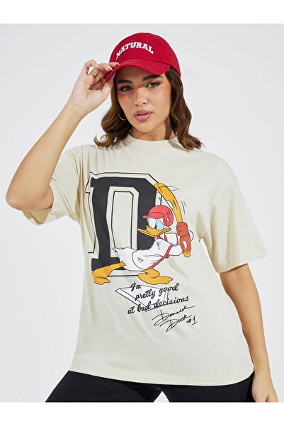 Styli تي شيرت كبير الحجم برسومات دونالد داك مع كتف منسدلة