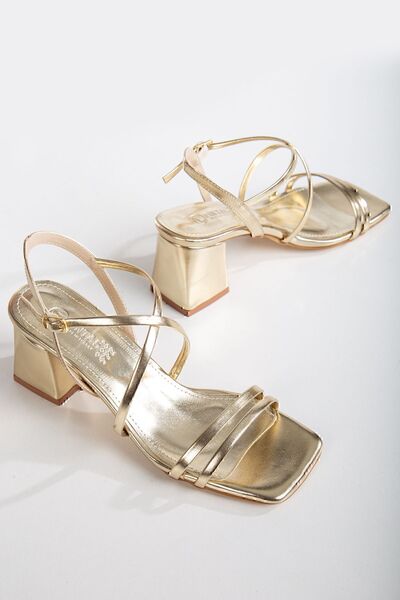 Fintas Dámské sandály s křížovým páskem na podpatku