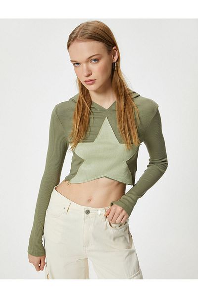 Koton Kurze Bluse mit Kapuze, langen Ärmeln, asymmetrischer Schnitt, Farbblock mit Stern-Applikationsdetail