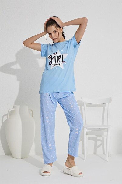 PIJAMASSTORE Gırl Power Baskılı Mavi Renk Kısa Kol Üst, Üzeri Yıldız Baskılı Pantolon Boy Pijama Takımı