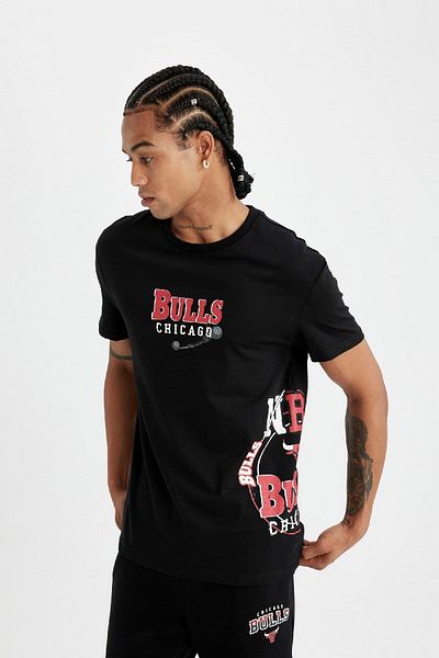DeFacto Crew Neck - Standard Fit - Μπλουζάκι NBA Chicago Bulls