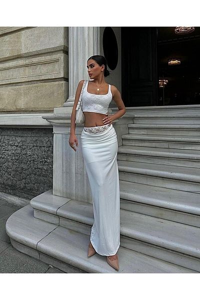 LEVABOUTIQUE طقم قميص داخلي وتنورة طويل مزين بالدانتيل
