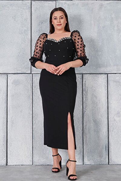 FOR ESRA BIG TREND Ευέλικτο βραδινό φόρεμα σε μεγάλο μέγεθος - με λαιμόκοψη καρδιάς, λεπτομέρεια μαργαριταριών σπασμένη και τούλι μπροστινό σχίσιμο