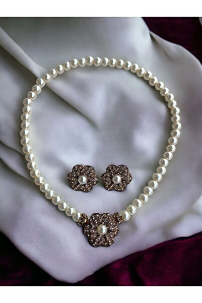 FAYRA ACCESSORIES Kristal Taşlı Çiçek Figür İnci Kolye ve Küpe Seti