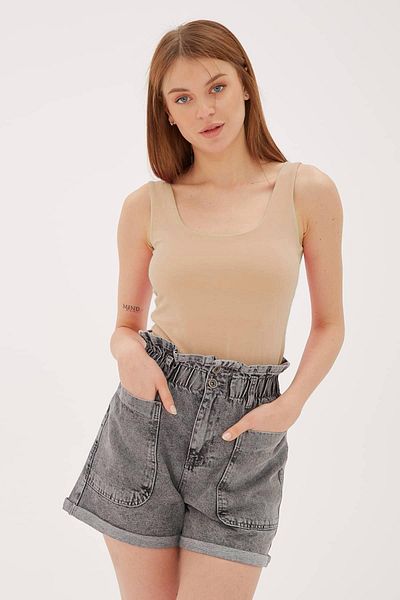 Fashion Friends Beige Square Collar Athlete