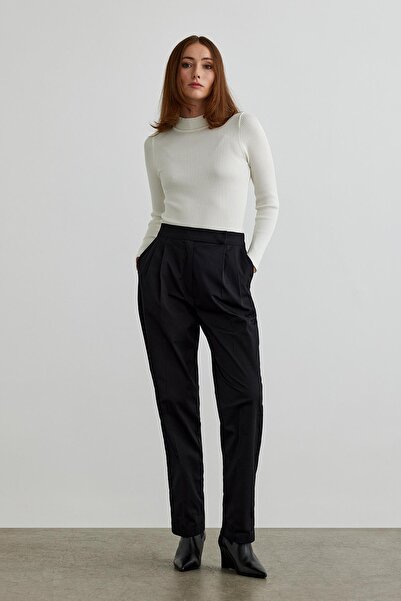 Suud Collection White Jane Fisherman Knitwear Body