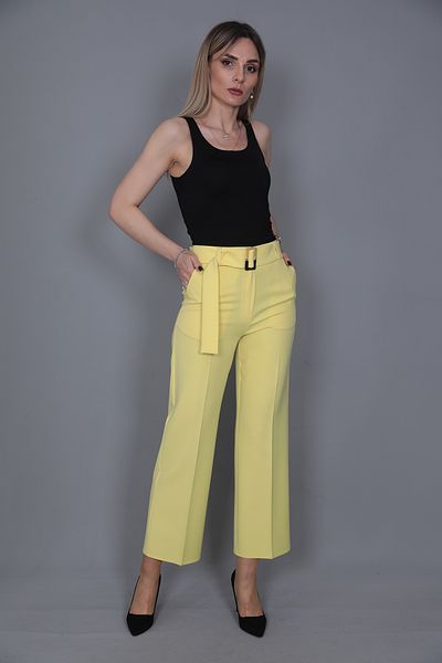 ÖNDER ÖZSOY Short Wide Leg Trousers-yellow