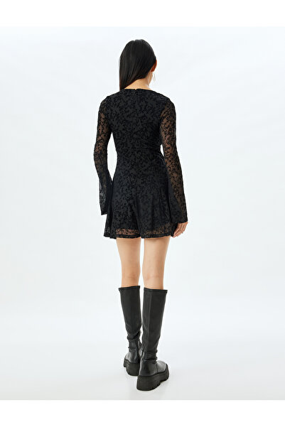 Koton Mini Tül Şortlu Tulum V Yaka Uzun Kollu Korse Detaylı Dantelli