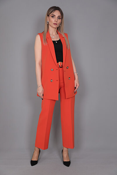 ÖNDER ÖZSOY Midi Boy Klasik Yelek & Kısa Bol Paça Pantolon-Turuncu
