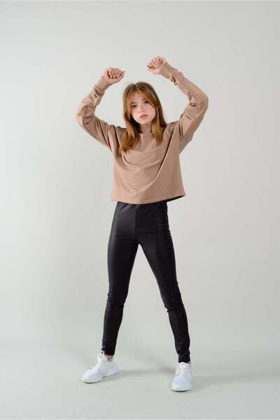 rg kidsstore Young Girl's Turtleneck Crop Sweatshirt