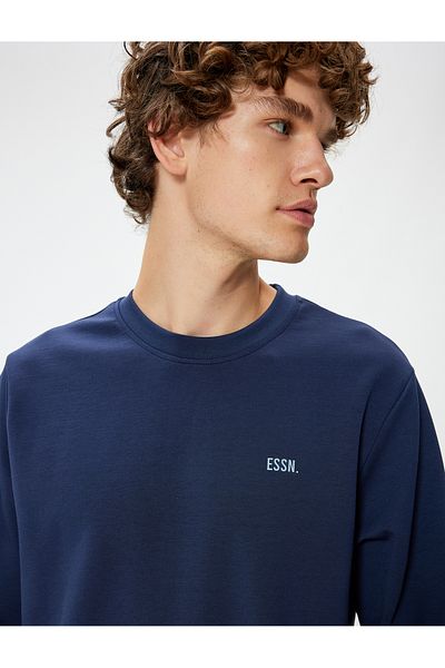 Koton Sweatshirt aus Baumwollmischung mit Rundhalsausschnitt – Minimal bedruckter Interlock-Stoff