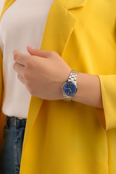 Casio Standard Ltp-v005d-2b2udf Wristwatch