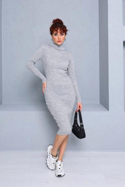 Mossta Rochie cu gât cu sclipici cu nervuri, gri
