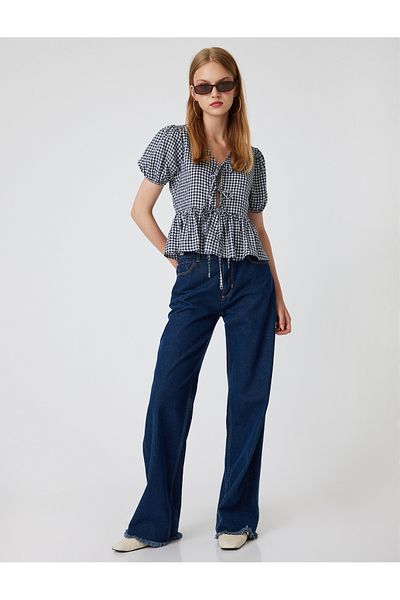 Koton Μπλούζα με μανίκια με μπαλόνι με μοτίβο Gingham με λεπτή εφαρμογή - με βολάν και κορδόνια
