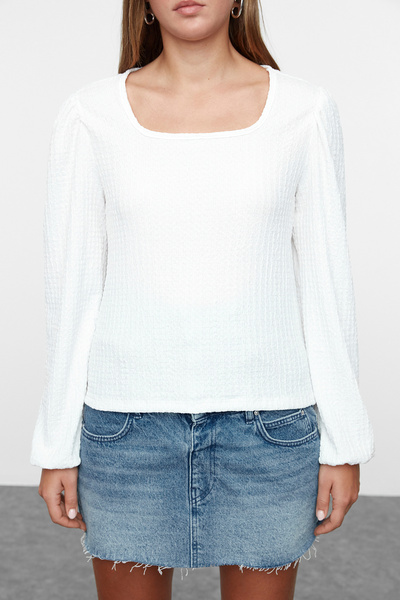 Trendyol Collection Μακρυμάνικη μπλούζα με ελαστική λευκή υφή - κανονική εφαρμογή Twoaw25Bz00226