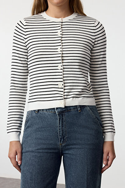 Trendyol Collection Premium Ecru Knitwear Cardigan - Special Thread, Jacket Look, Twoaw25Hi00053