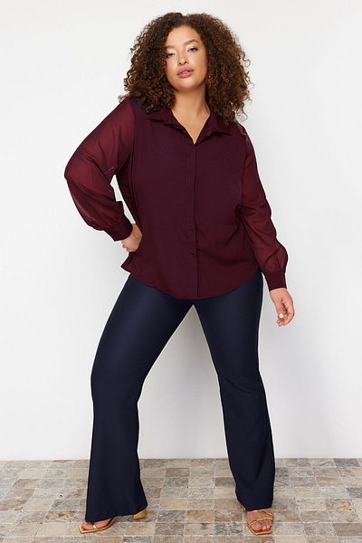 Trendyol Curve Burgunderfarbenes Chiffon-Hemd in Übergröße – lange Ärmel, Knopfleiste – TBBAW23AX00004