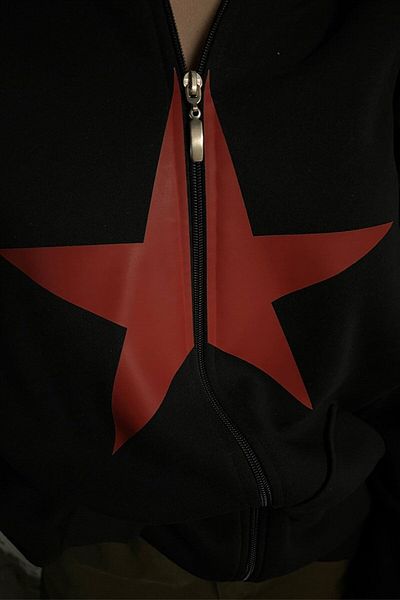 Carpe Red Star 3 - Oversize Yarn Cardigan