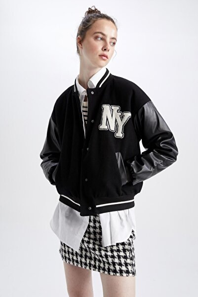 DeFacto Su Itici Kolej Yaka Nakışlı Çıtçıt Kapamalı Cepli Bomber Ceket Mont Y8120az22wn