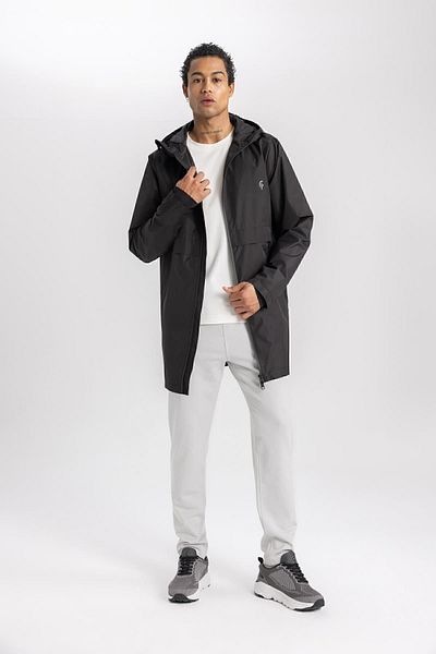 DeFacto Fit Water Repellent – Regenmantel, winddichter Kapuzenpullover mit Reißverschlusstaschen, lang, C3972ax24sp