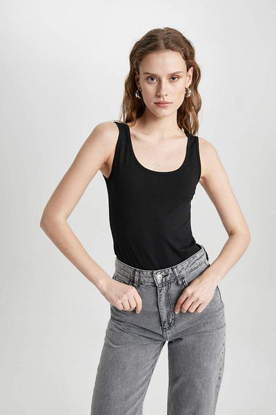 DeFacto Slim Fit Slim Fit U-Neck Basic Απλό εσώρουχο I1059az23sm