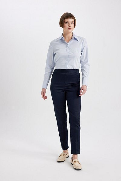 DeFacto Schwarze Satin-Zigarettenhose – elastische Taille, gerades Bein J8743az24sm