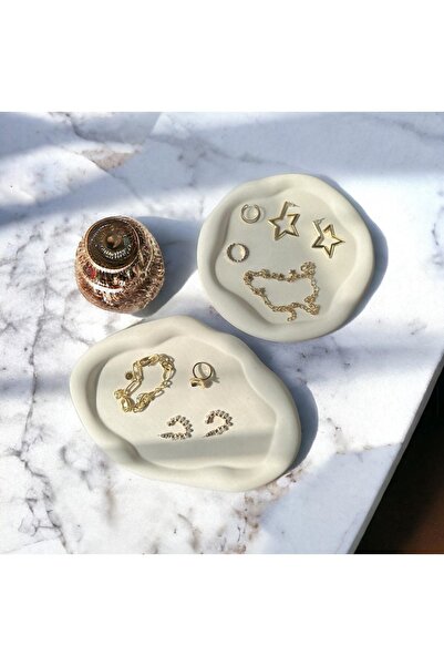 white decor Set of 2 White Decorative Plates - Cloud-Looking Round and Oval