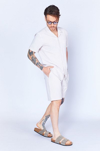 MAN EDITION Men's Jogger Shorts - Stone Seersucker Striped, Elastic Waist Ees650453-0453