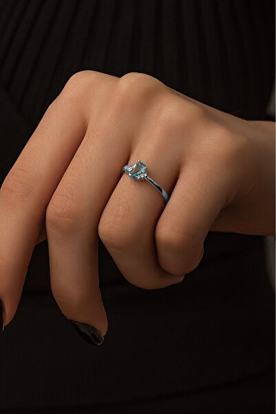 SUNSHINE 925 Ayar Rodyum Kaplamalı Damla Kesim Mavi Taşlı Zarif Gümüş Yüzük