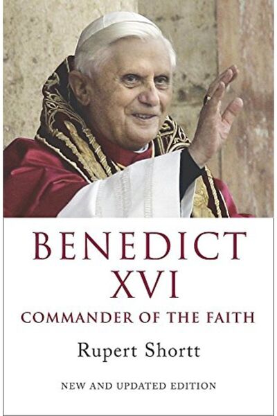 Hachette بنديكتوس السادس عشر