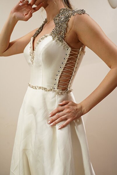 Dilek Moda BEDENİ KASNAK İŞLEME GELİNLİK