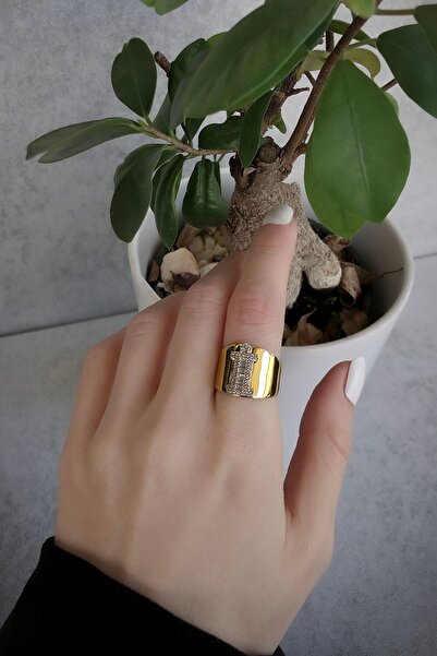 SUNSHINE 925 Ayar Gold Kaplamalı Beyaz Taşlı Harfi Pırlanta Işçilik Gümüş Yüzük