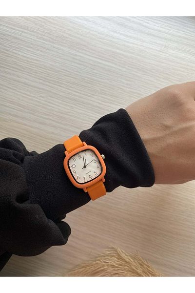 QUARTZ Vintage Women's Silicone Cord Wristwatch - Retro Minimal Design