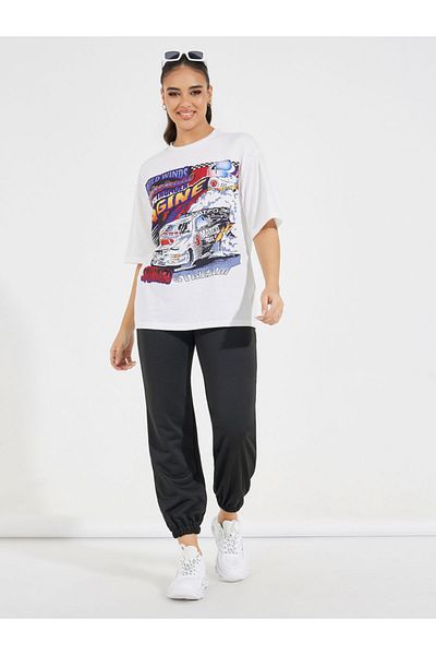 Styli Oversized Graphic T-Shirt with Dropped Shoulder