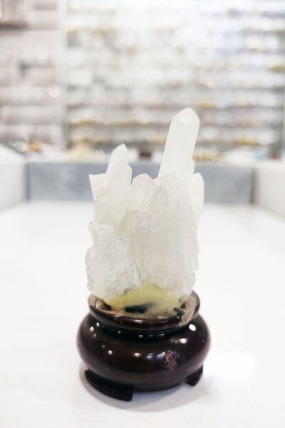 NehirTaş Sertifikalı Standlı Kristal Kuvars Taşı Işlenmemiş Doğaltaş Parça