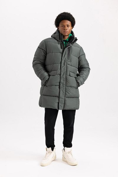 DeFacto Pufferjacke aus Seidenstoff – mit Kapuze, Reißverschluss und Taschen A2132ax23wn