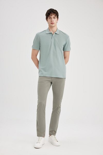 DeFacto Neues, kurzärmliges Polo-Basic-T-Shirt mit normaler Passform C1293ax24sp