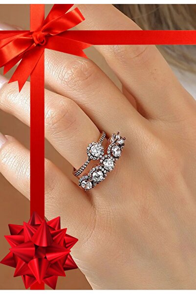 Crystal Diamond Zirconia Işıklı kutuda 2 karat beştaş ve 0.50 karat tektaş yüzük