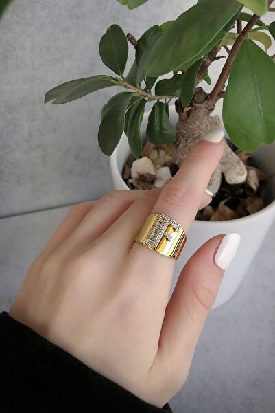 SUNSHINE 925 Ayar Gold Kaplamalı Beyaz Taşlı Harfi Pırlanta Işçilik Gümüş Yüzük