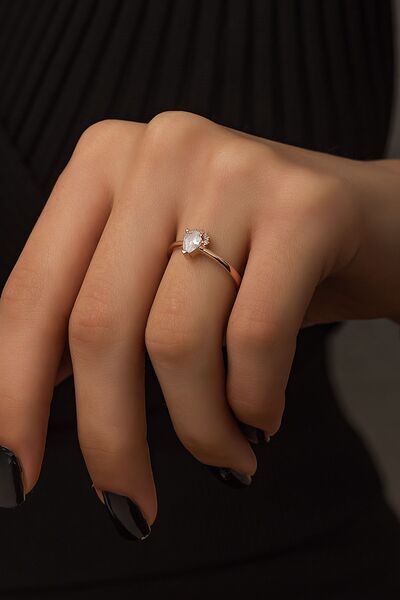 SUNSHINE 925 Ayar Rose Kaplamalı Beyaz Damla Kesim Minimal Zarif Gümüş Yüzük