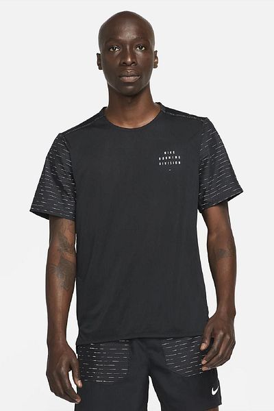 Nike Rise 365 Run Division Μαύρο μπλουζάκι για τρέξιμο με ανακλαστικό με κοντό μανίκι