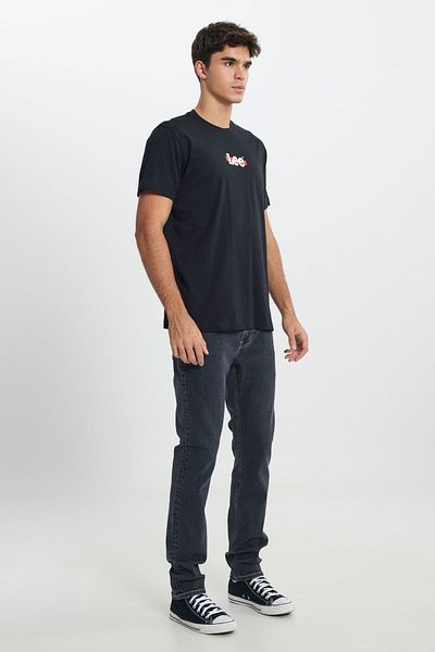 Lee Schwarzes T-Shirt aus 100 % Baumwolle mit normaler Passform und Rundhalsausschnitt