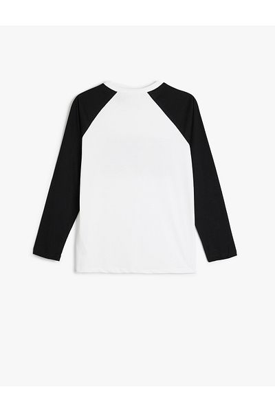 Koton Tricou cu mânecă lungă cu licență Beetlejuice - Decolteu