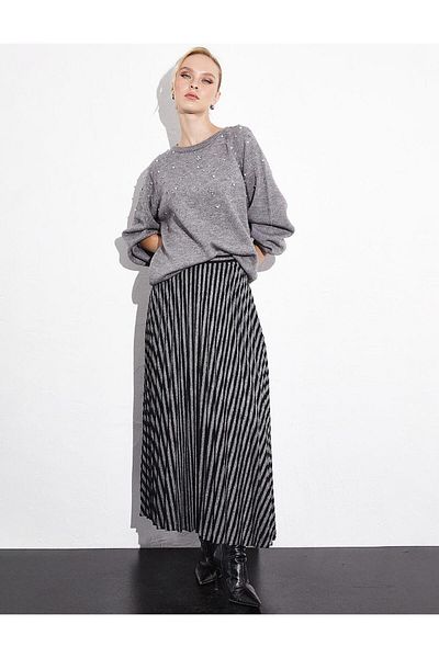 Kayra Exclusive Rhinestone and Pearl Raglan Sleeve Knitwear Blouse Gray